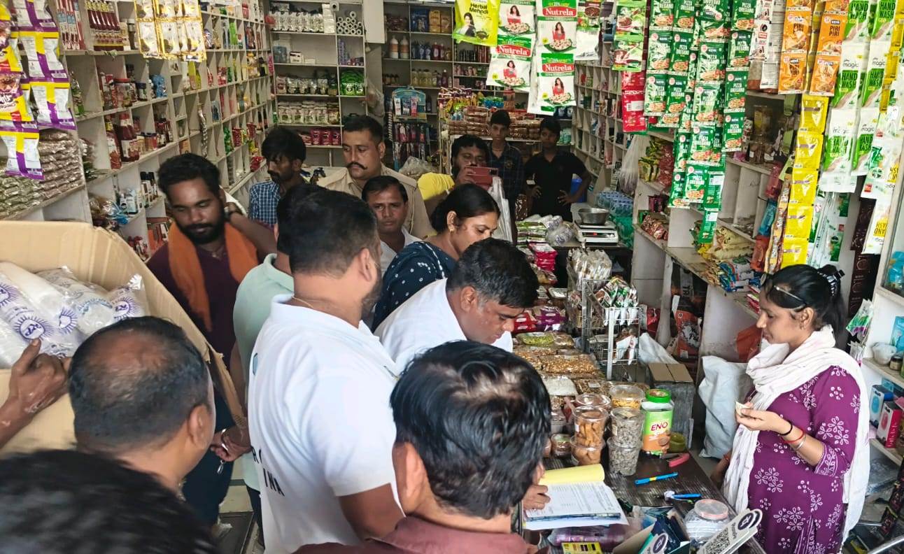 धड़ाधड़ छापेमारी, धुआँधार चालान ”सेक्टर-7 में 13 चालान, ₹20,500 का जुर्माना